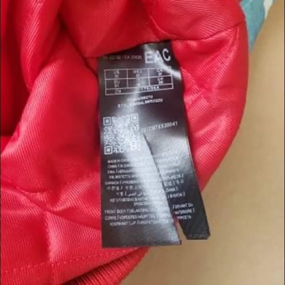 New GUESS Wave Hooded Ski Bomber Jackets